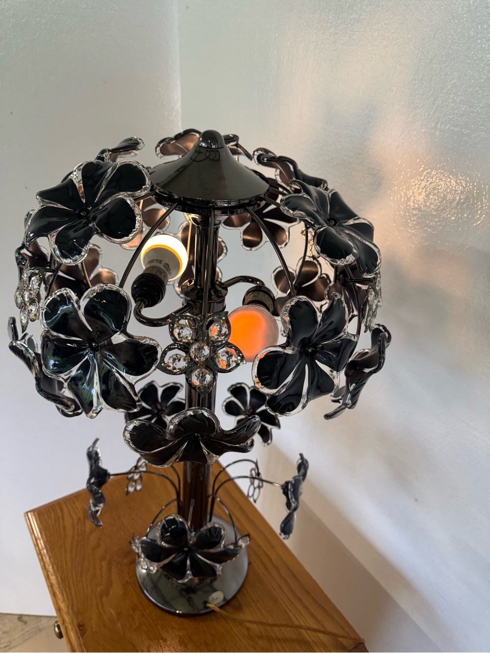 LUCITE TOPIARY FLOWER LAMP - Picture 2 of 8